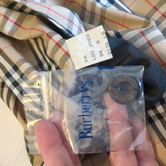 NWT Burberry of London Nova Plaid Women's Rain Coat Size Large - Picture 5 of 16